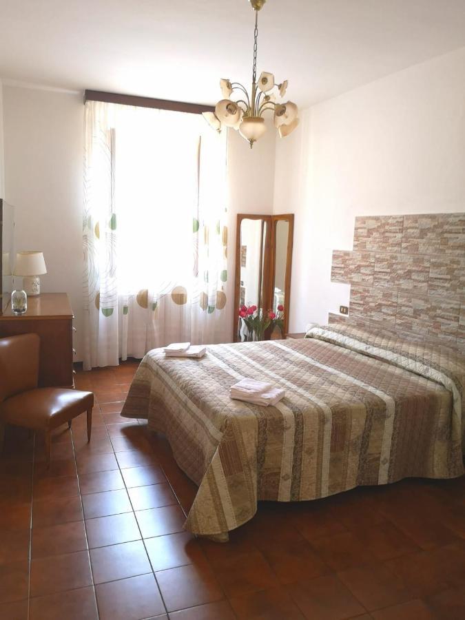 Casa Caterina 2 Storey House, With A Mountain View 토스콜라노마데노 외부 사진