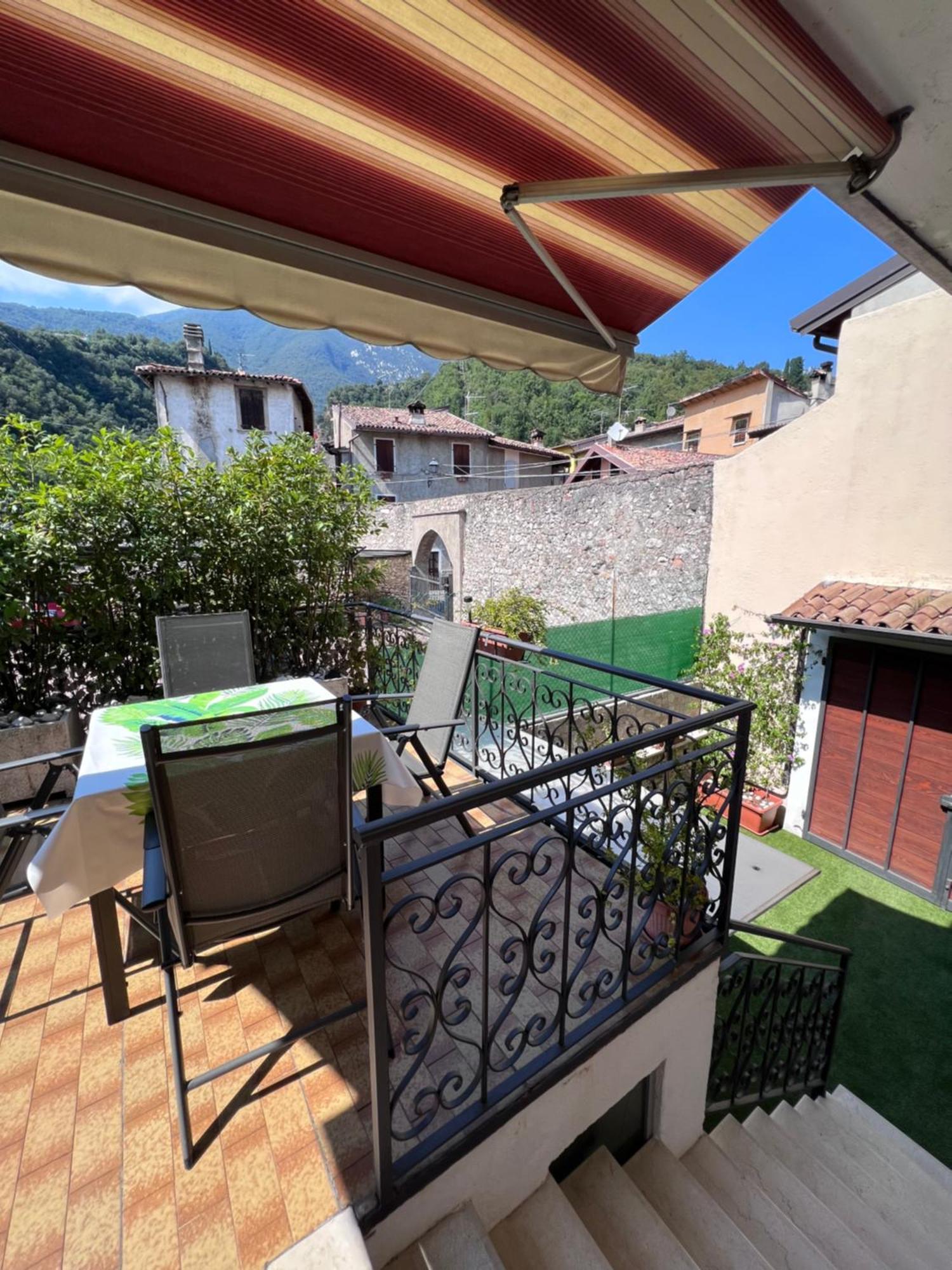 Casa Caterina 2 Storey House, With A Mountain View 토스콜라노마데노 외부 사진