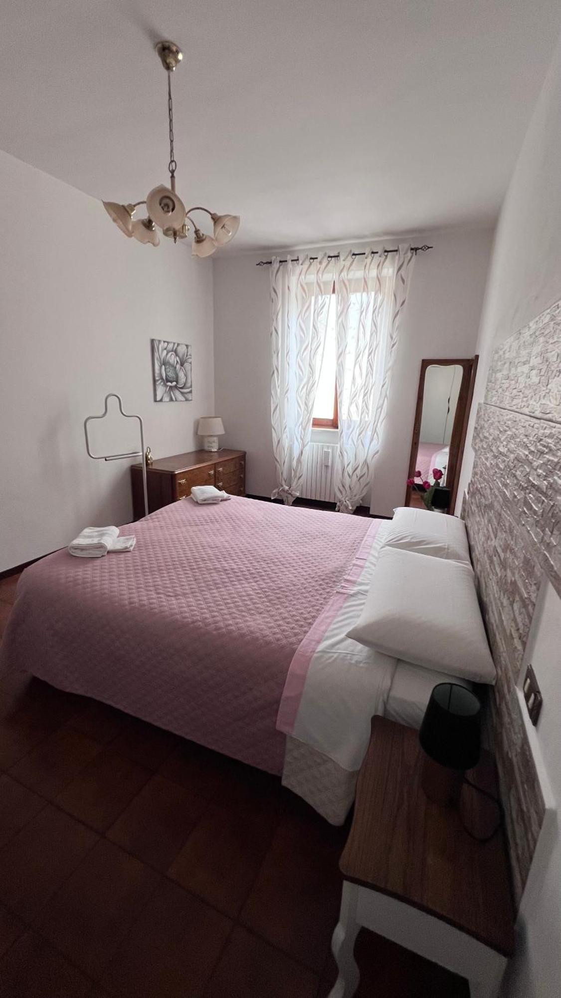 Casa Caterina 2 Storey House, With A Mountain View 토스콜라노마데노 외부 사진