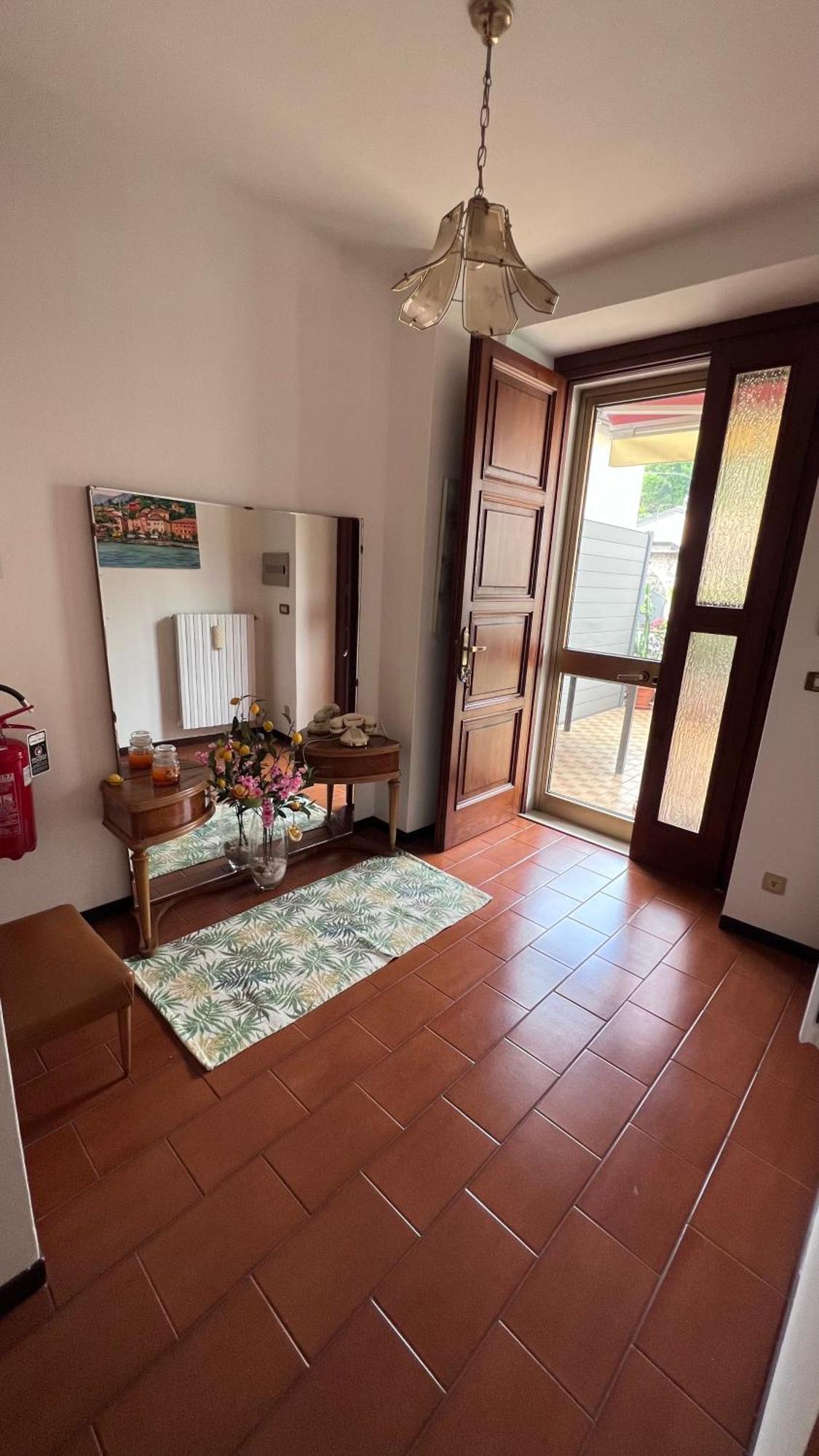 Casa Caterina 2 Storey House, With A Mountain View 토스콜라노마데노 외부 사진